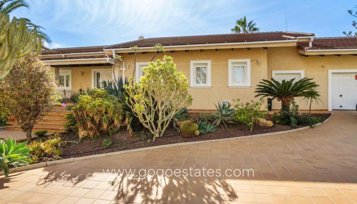 Te koop - Huis - Vrijstaande Villa - Orihuela - Cabo Roig