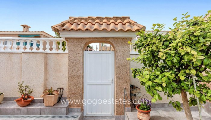 Te koop - Huis - Vrijstaande Villa - Torrevieja - Torrevieja Centro
