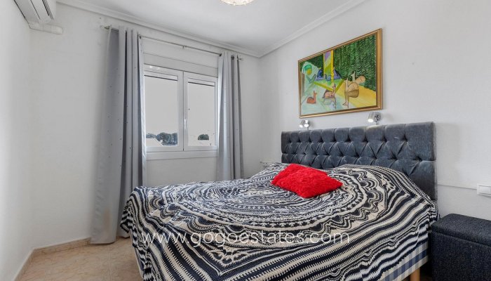 Te koop - Huis - Vrijstaande Villa - Torrevieja - Torrevieja Centro