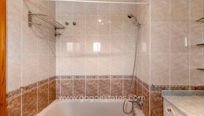 Te koop - Huis - Vrijstaande Villa - Torrevieja - Torrevieja Centro