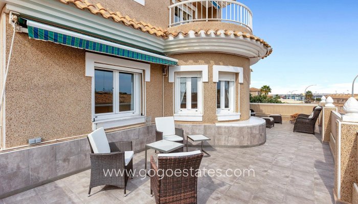 Te koop - Huis - Vrijstaande Villa - Torrevieja - Torrevieja Centro
