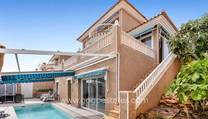 Te koop - Huis - Vrijstaande Villa - Torrevieja - Torrevieja Centro