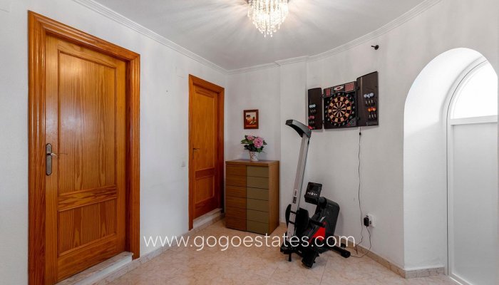 Te koop - Huis - Vrijstaande Villa - Torrevieja - Torrevieja Centro