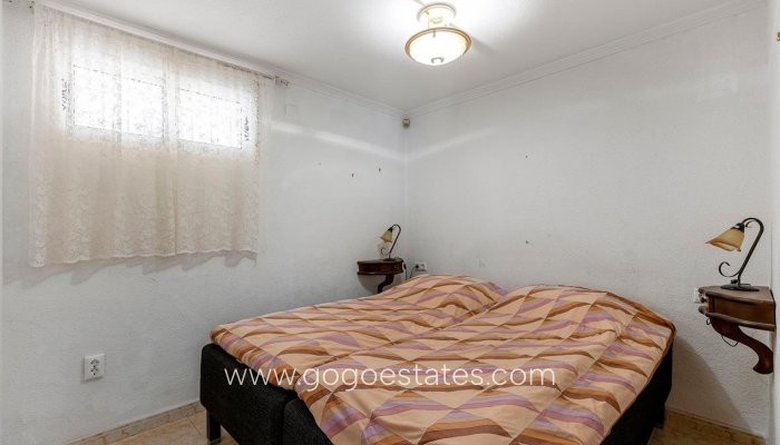 Te koop - Huis - Vrijstaande Villa - Torrevieja - Torrevieja Centro