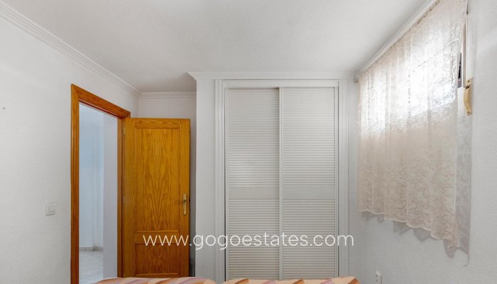 Te koop - Huis - Vrijstaande Villa - Torrevieja - Torrevieja Centro