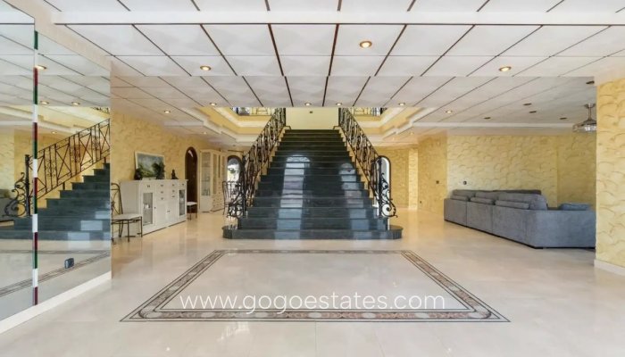 Te koop - Huis - Vrijstaande Villa - Orihuela - La Zenia