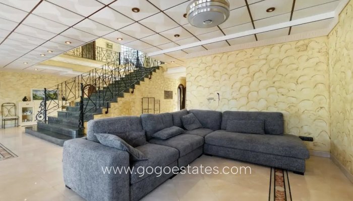 Te koop - Huis - Vrijstaande Villa - Orihuela - La Zenia