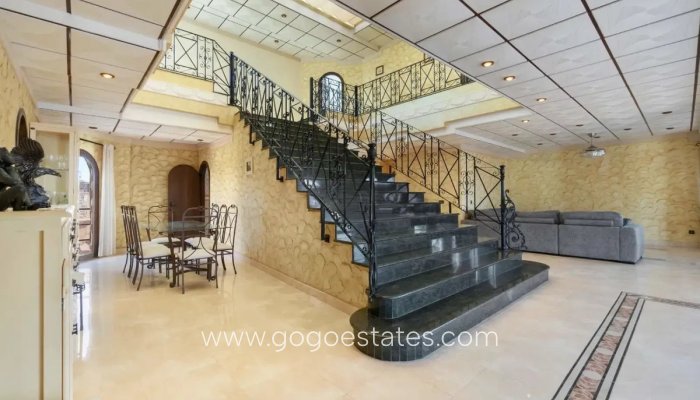 Te koop - Huis - Vrijstaande Villa - Orihuela - La Zenia