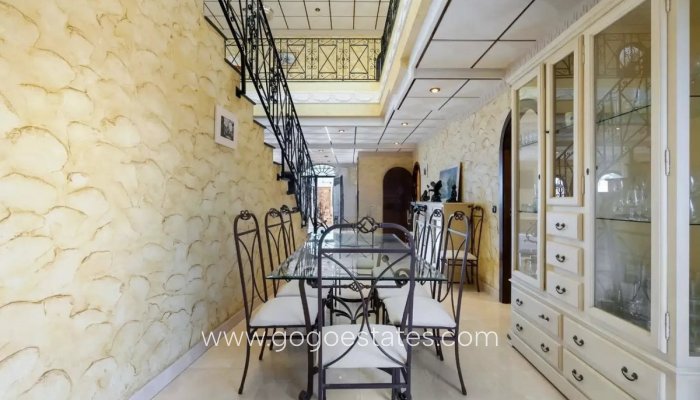 Te koop - Huis - Vrijstaande Villa - Orihuela - La Zenia