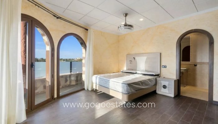 Te koop - Huis - Vrijstaande Villa - Orihuela - La Zenia