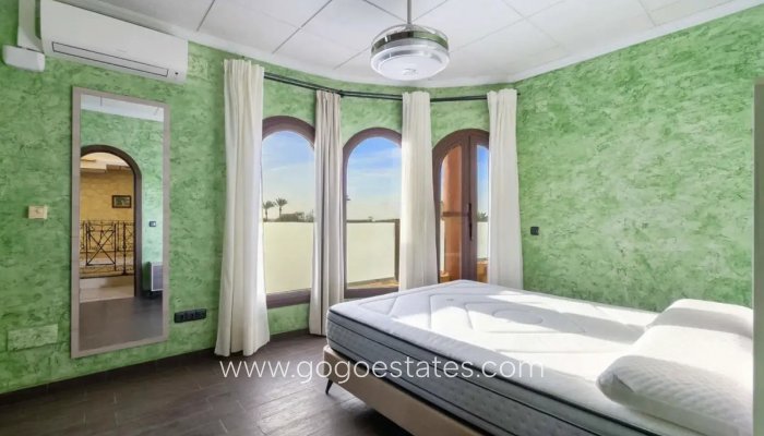 Te koop - Huis - Vrijstaande Villa - Orihuela - La Zenia