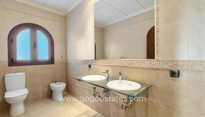 Te koop - Huis - Vrijstaande Villa - Orihuela - La Zenia