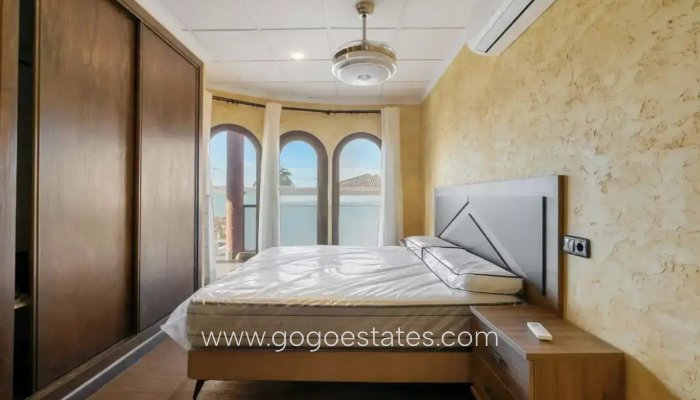 Te koop - Huis - Vrijstaande Villa - Orihuela - La Zenia