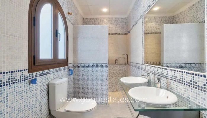 Te koop - Huis - Vrijstaande Villa - Orihuela - La Zenia