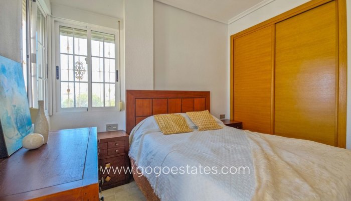 Te koop - Huis - Vrijstaande Villa - Torrevieja - La Mata