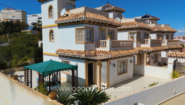 Te koop - Huis - Vrijstaande Villa - Torrevieja - La Mata