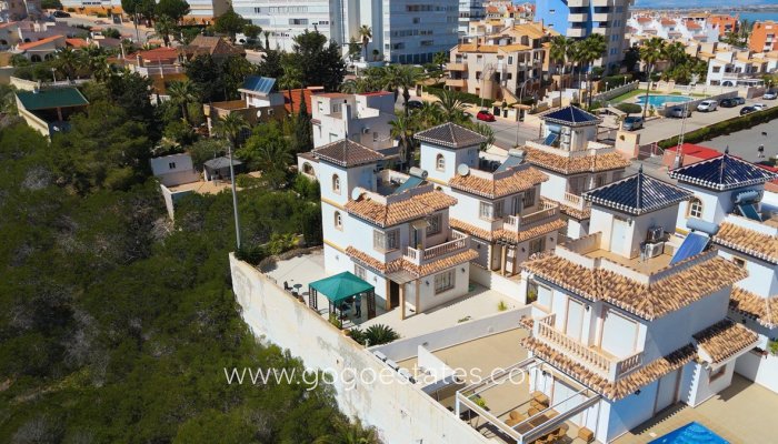 Te koop - Huis - Vrijstaande Villa - Torrevieja - La Mata