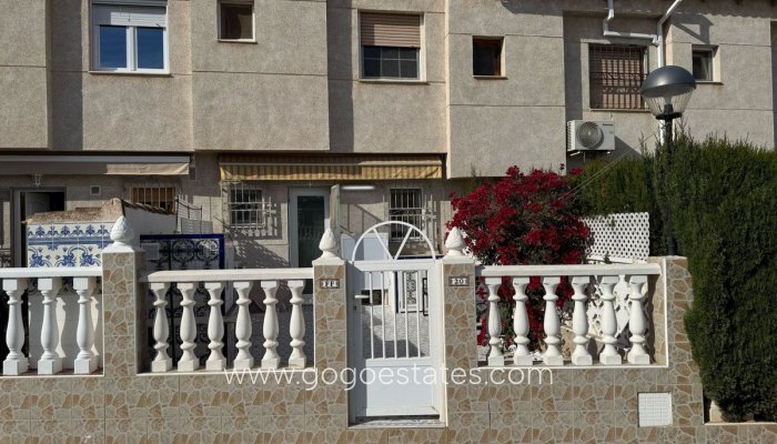 Te koop - Huis - Stadswoning - Torrevieja - La Mata