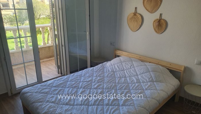 Te koop - Huis - Stadswoning - Torrevieja - La Mata