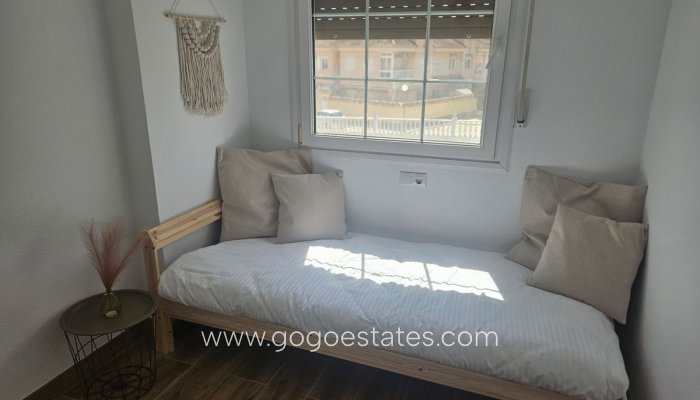 Te koop - Huis - Stadswoning - Torrevieja - La Mata