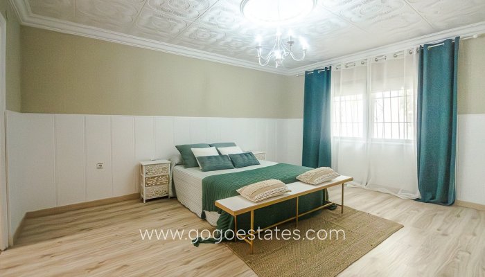 Te koop - Huis - Finca - Cortijo - Orihuela - Orihuela Centro