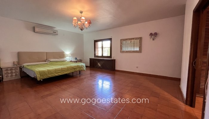 Te koop - Huis - Vrijstaande Villa - La Nucía - La Nucia Centro