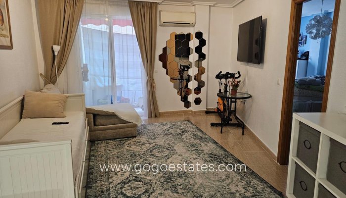 Te koop - Appartement - Appartement op de middelste verdieping - Torrevieja - Torrevieja Centro