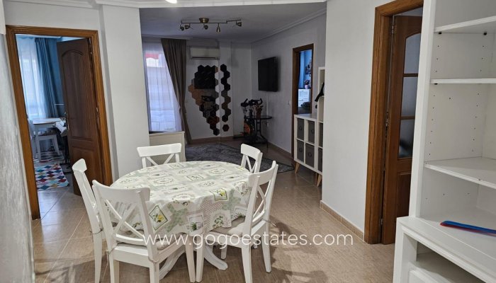 Te koop - Appartement - Appartement op de middelste verdieping - Torrevieja - Torrevieja Centro