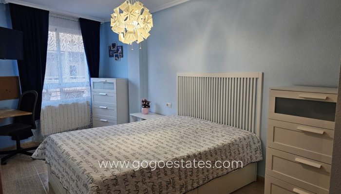 Te koop - Appartement - Appartement op de middelste verdieping - Torrevieja - Torrevieja Centro