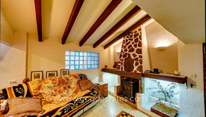 Te koop - Huis - Finca - Cortijo - Confrides - Confrides Centro