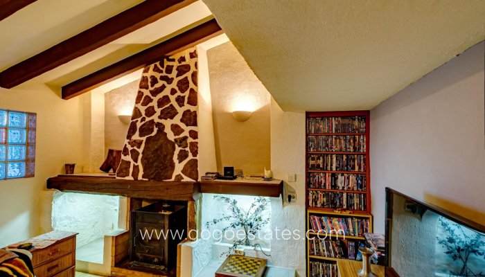 Te koop - Huis - Finca - Cortijo - Confrides - Confrides Centro