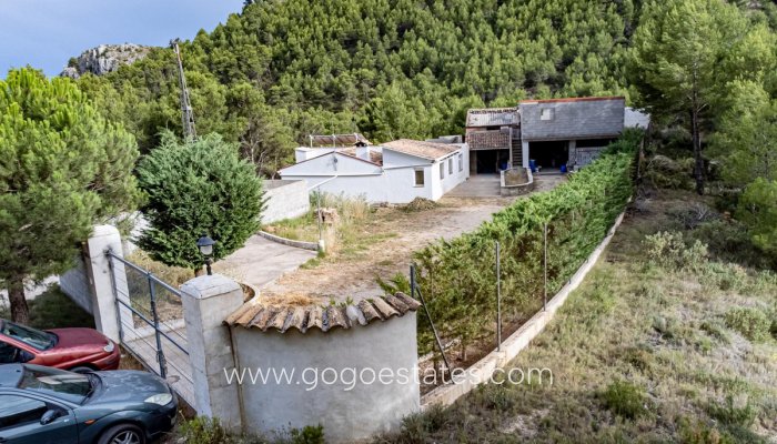 Te koop - Huis - Finca - Cortijo - Confrides - Confrides Centro