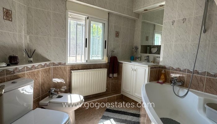 Te koop - Huis - Finca - Cortijo - Confrides - Confrides Centro