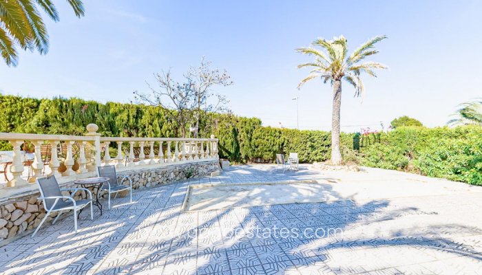 Te koop - Huis - Vrijstaande Villa - La Nucía - La Nucia Centro