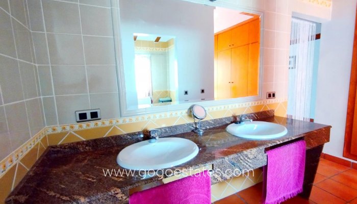 Te koop - Huis - Vrijstaande Villa - l'Alfas del Pi - L'Alfás del Pi Centro