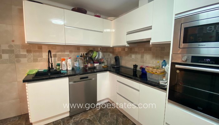 Te koop - Appartement - Appartement op de bovenste verdieping - Torrevieja - Torrevieja Centro