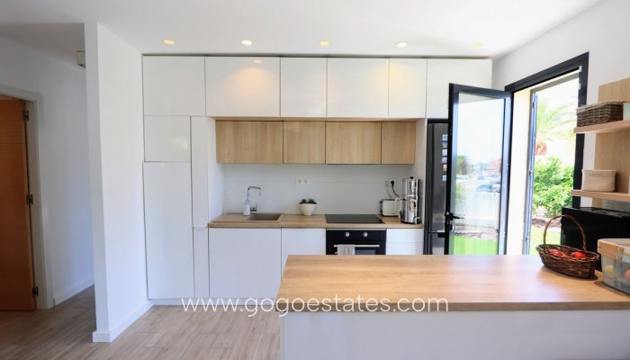 Te koop - Huis - Vrijstaande Villa - Orihuela - La Zenia