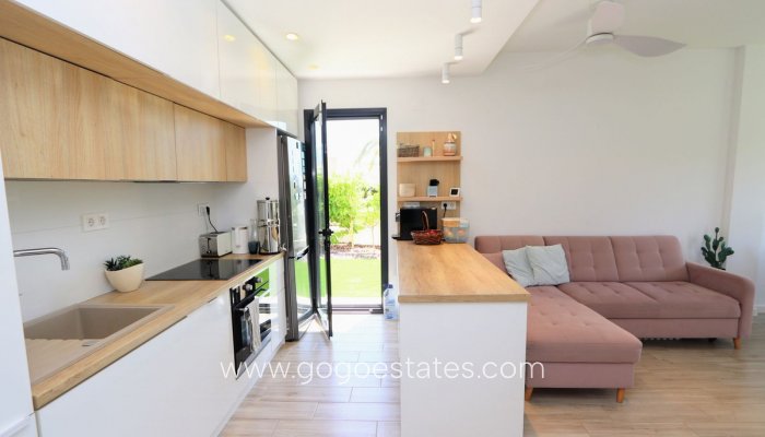 Te koop - Huis - Vrijstaande Villa - Orihuela - La Zenia