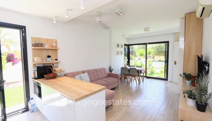 Te koop - Huis - Vrijstaande Villa - Orihuela - La Zenia