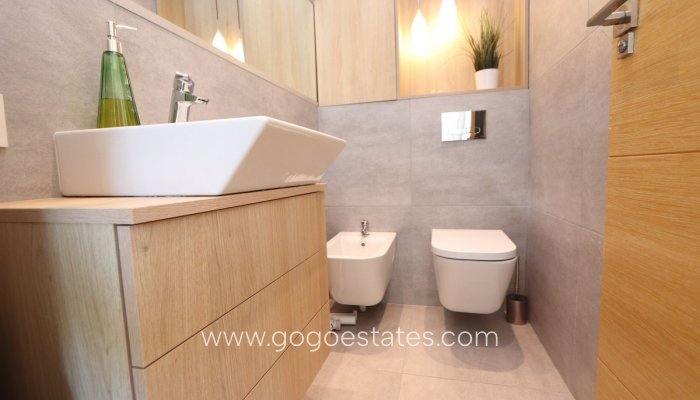 Te koop - Huis - Vrijstaande Villa - Orihuela - La Zenia