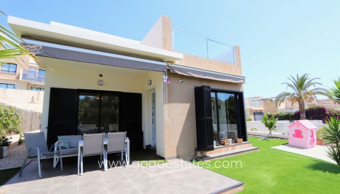 Te koop - Huis - Vrijstaande Villa - Orihuela - La Zenia