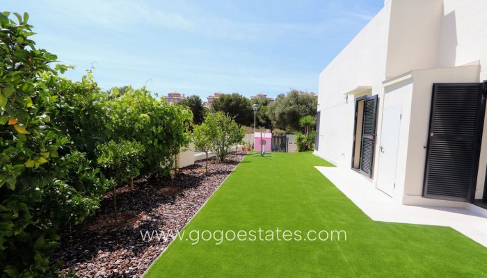 Te koop - Huis - Vrijstaande Villa - Orihuela - La Zenia