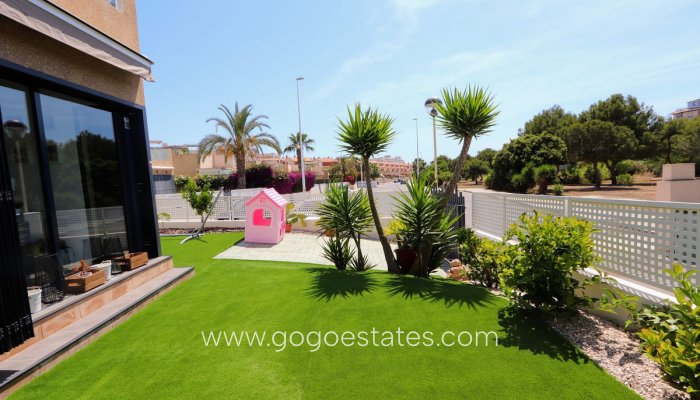 Te koop - Huis - Vrijstaande Villa - Orihuela - La Zenia