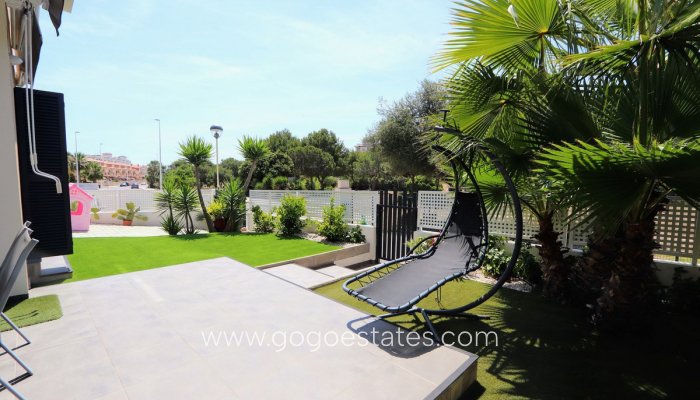 Te koop - Huis - Vrijstaande Villa - Orihuela - La Zenia