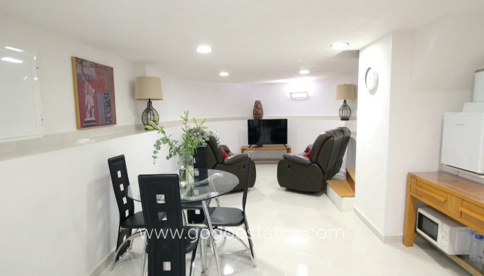 Te koop - Huis - Vrijstaande Villa - Rojales - Benimar