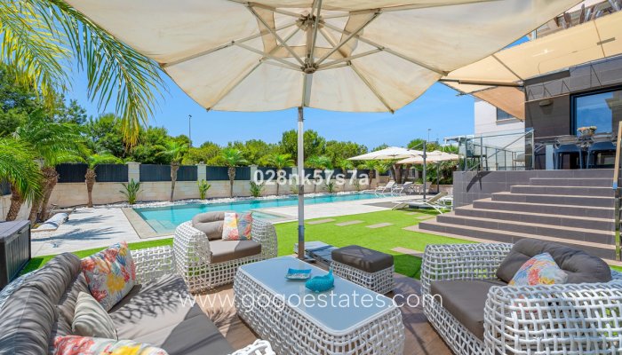 Te koop - Huis - Vrijstaande Villa - Orihuela - La Zenia