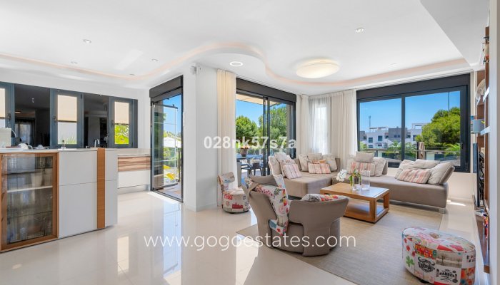 Te koop - Huis - Vrijstaande Villa - Orihuela - La Zenia