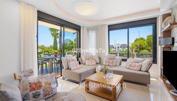 Te koop - Huis - Vrijstaande Villa - Orihuela - La Zenia