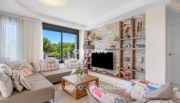 Te koop - Huis - Vrijstaande Villa - Orihuela - La Zenia