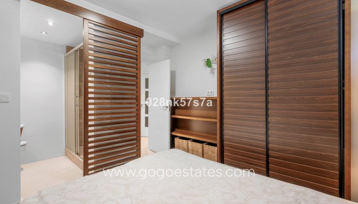 Te koop - Huis - Vrijstaande Villa - Orihuela - La Zenia